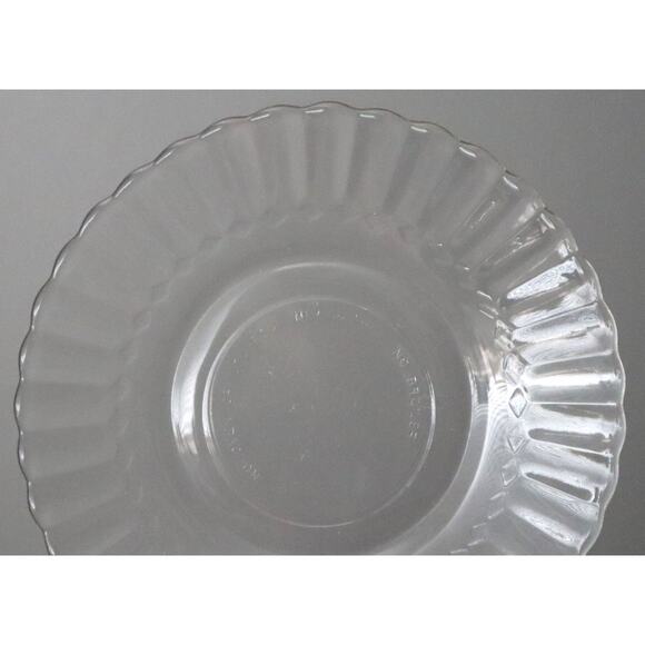 SET of 8 Clear Glass Plates Scalloped Edge Dessert Appetizer Mexico Vintage 5" - Picture 2 of 5
